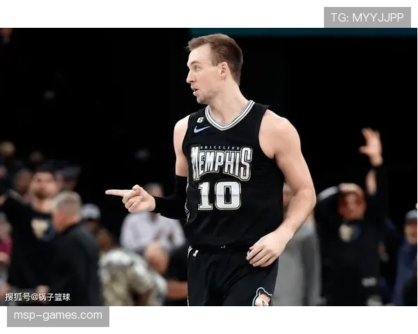 肯纳德三分大赛惊艳全场，新星射手引爆全场热潮